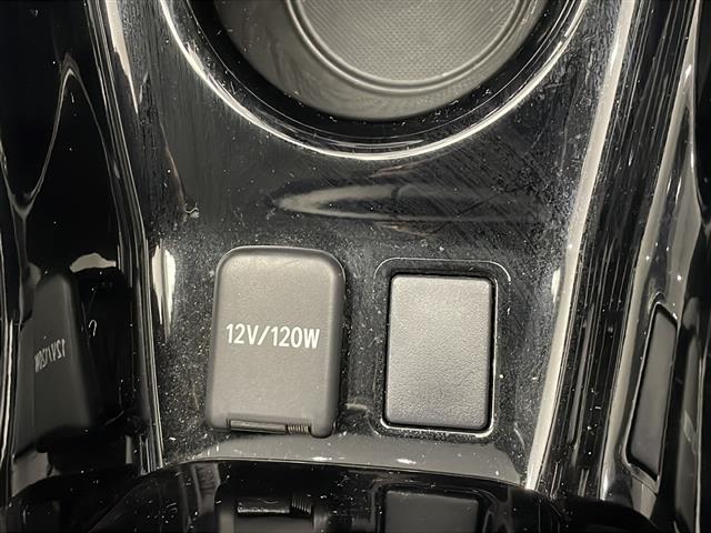 UZ0048221885_52_002.jpg