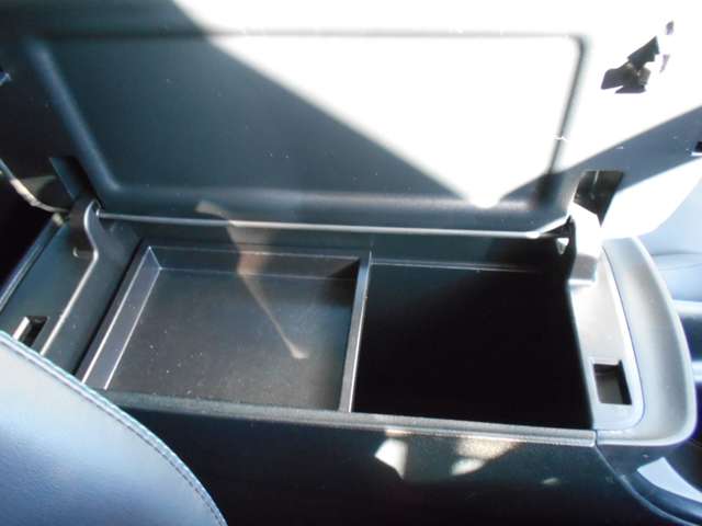 U00047922903_53_001.jpg