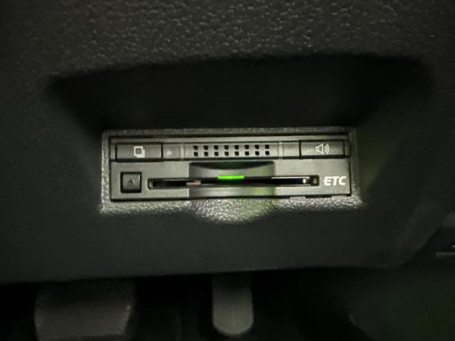 UZ0047849965_35_001.jpg