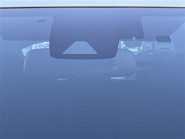 UZ0048249738_5_002.jpg