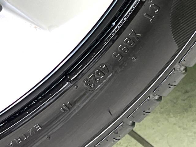 UZ0048498452_63_001.jpg