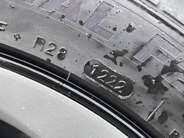 UZ0048474817_35_001.jpg
