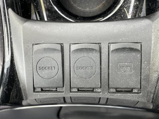 UZ0048357887_16_002.jpg