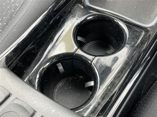 UZ0048357887_33_002.jpg