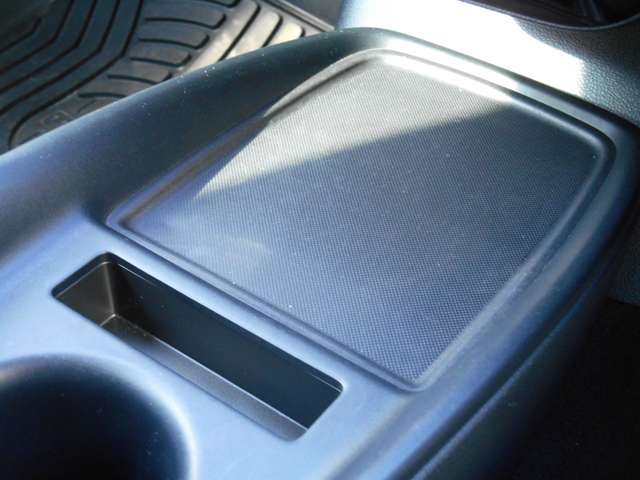 U00048100810_49_001.jpg