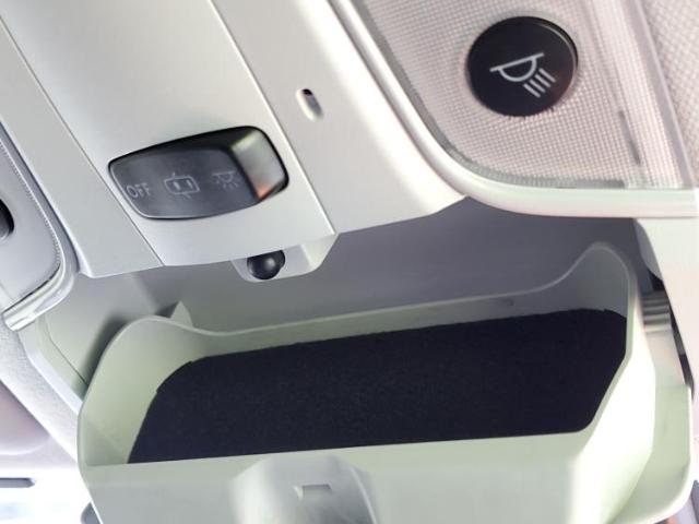 UZ0048538642_49_001.jpg