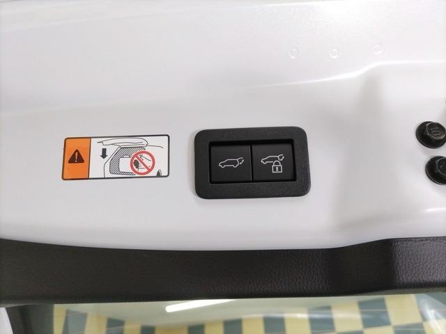 UJ0047406561_17_003.jpg