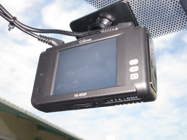 UZ0048210534_5_002.jpg