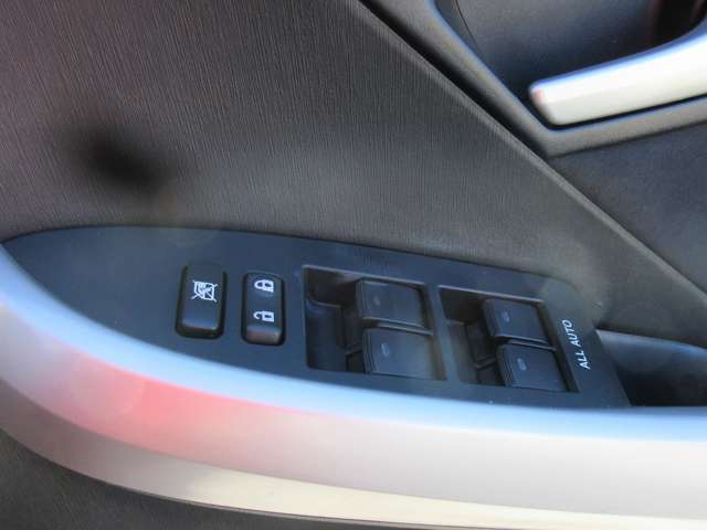 U00048094615_30_001.jpg