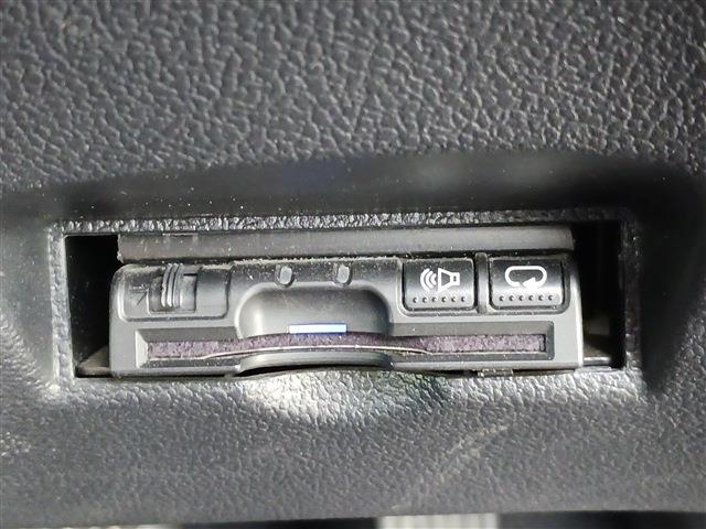 UJ0046917040_31_002.jpg