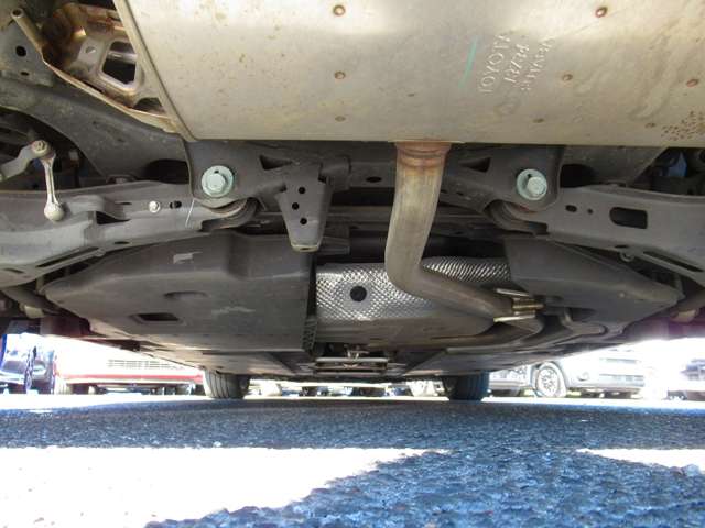 UJ0048413456_61_001.jpg