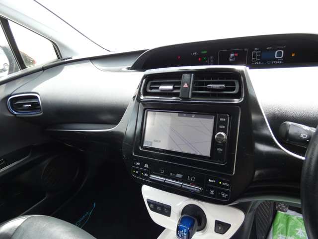 UZ0046075169_13_002.jpg
