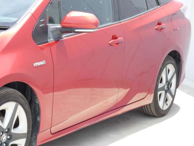 UZ0046075169_42_001.jpg