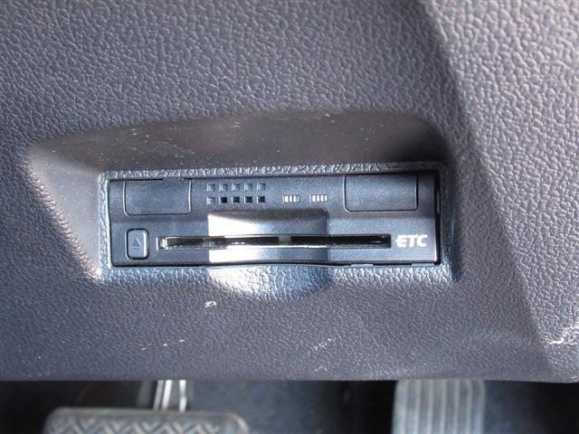 UJ0048260266_34_001.jpg