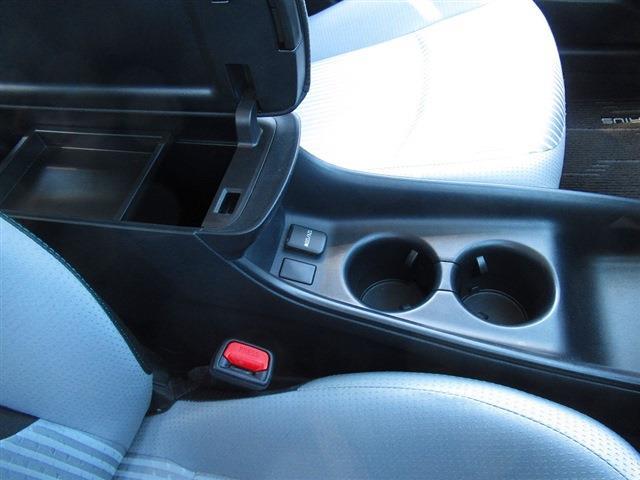 UJ0048260266_46_001.jpg