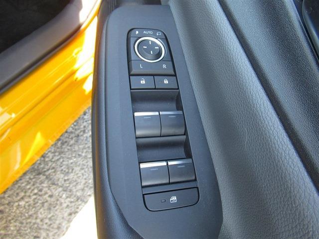 UJ0048405784_36_001.jpg