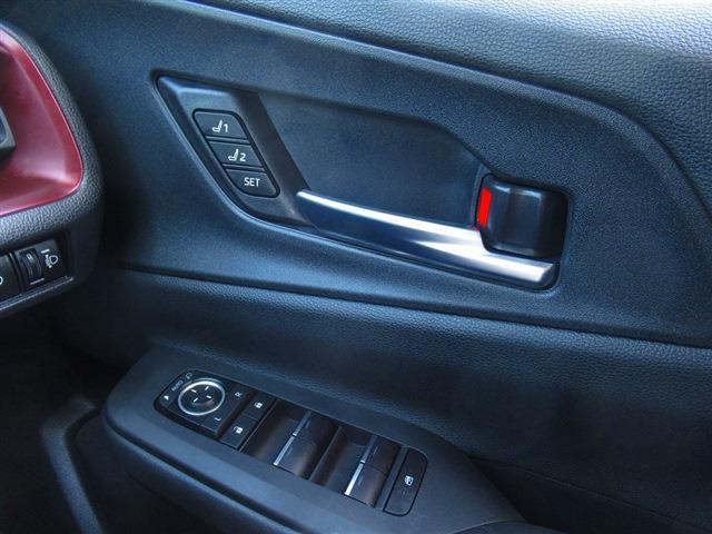 UJ0048226712_57_001.jpg