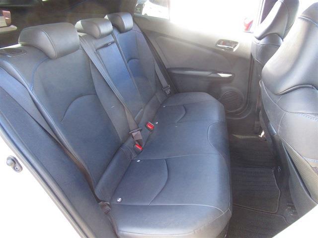 UJ0048228373_16_001.jpg