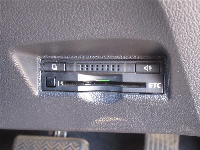 UJ0048228373_37_001.jpg