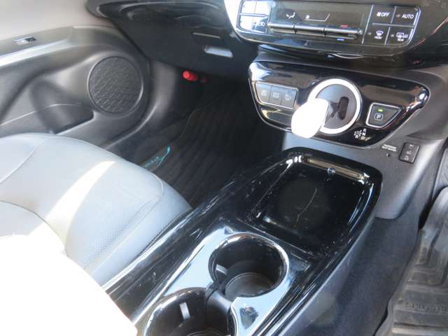 UJ0048179476_50_001.jpg