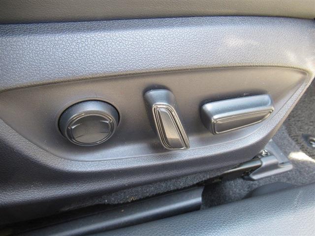UJ0048566584_12_001.jpg