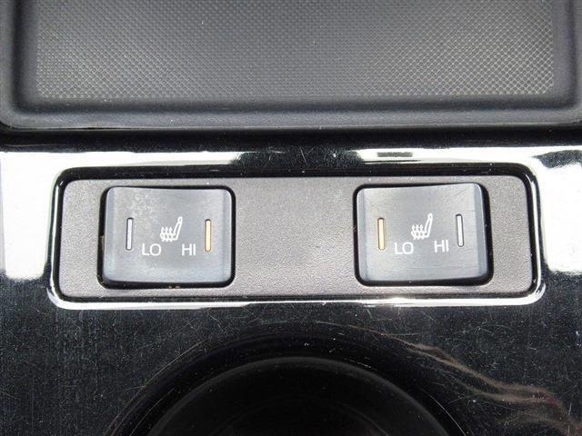 UJ0048564216_40_001.jpg