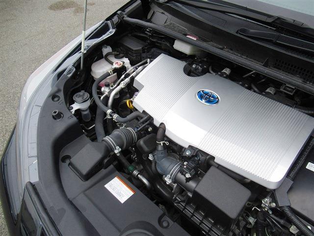 UJ0048564216_65_001.jpg