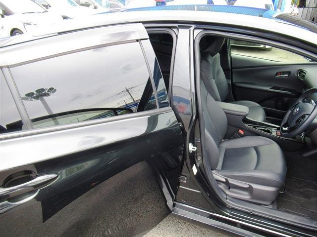 UJ0048564216_70_001.jpg