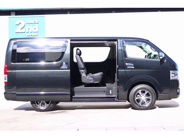 UZ0047162573_46_001.jpg