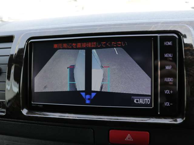 UZ0048299948_85_001.jpg