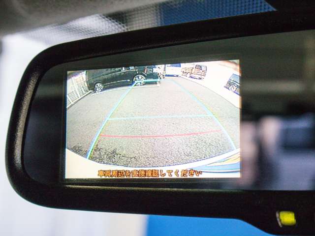 UZ0048396228_71_001.jpg