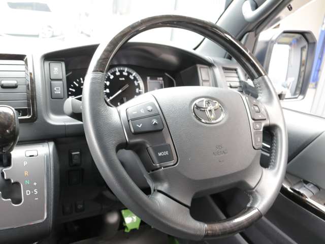 UZ0047858807_62_001.jpg