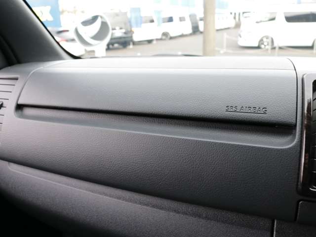 UZ0047858807_64_001.jpg