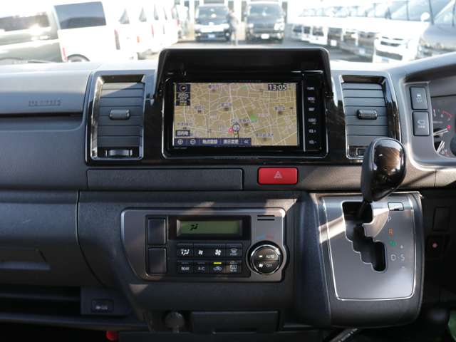 UZ0047757586_39_001.jpg