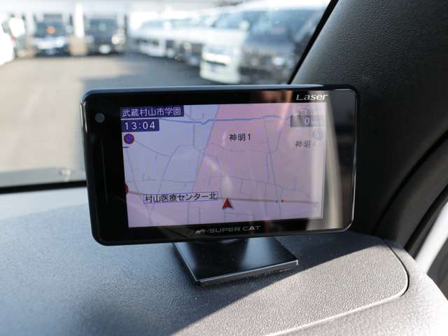 UZ0047757586_44_001.jpg