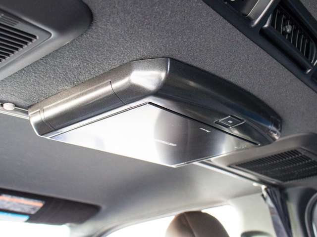 UZ0047782937_40_002.jpg
