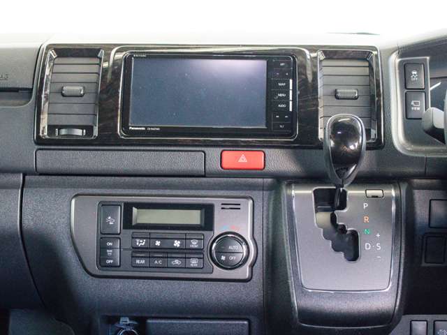 UZ0048021368_73_001.jpg