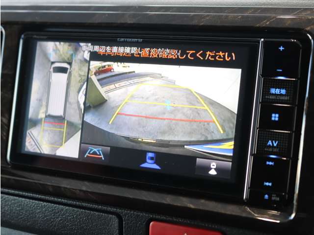 UZ0047957990_10_002.jpg