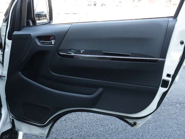 UZ0047729597_60_001.jpg