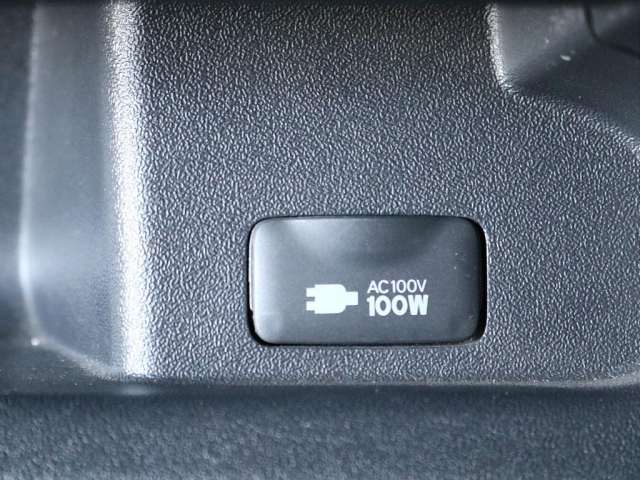 UZ0048009891_5_001.jpg