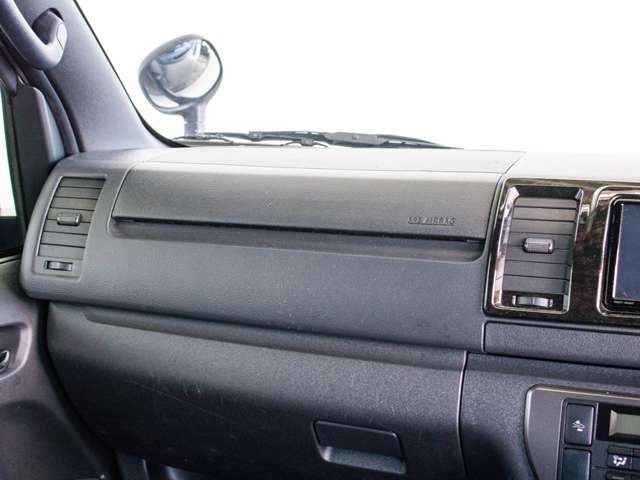 UZ0048021362_69_001.jpg
