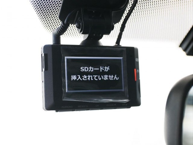 UZ0048086444_17_002.jpg