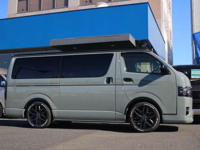 UZ0047336905_37_002.jpg
