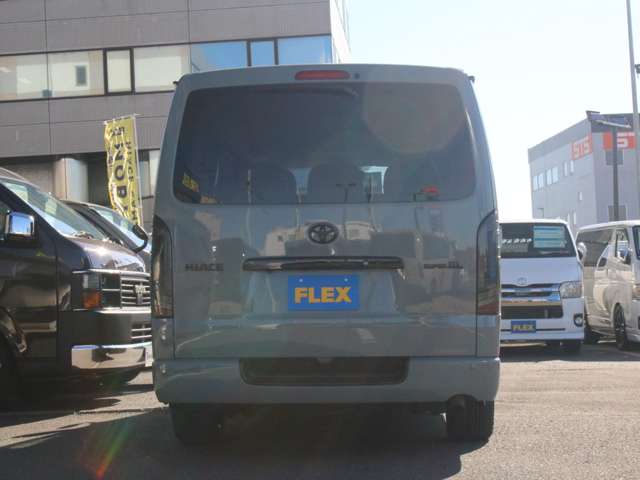 UZ0047336905_45_002.jpg