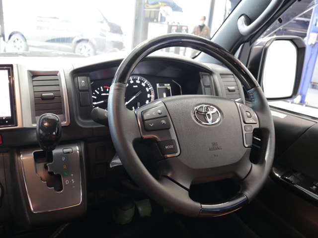 UZ0048389109_52_001.jpg