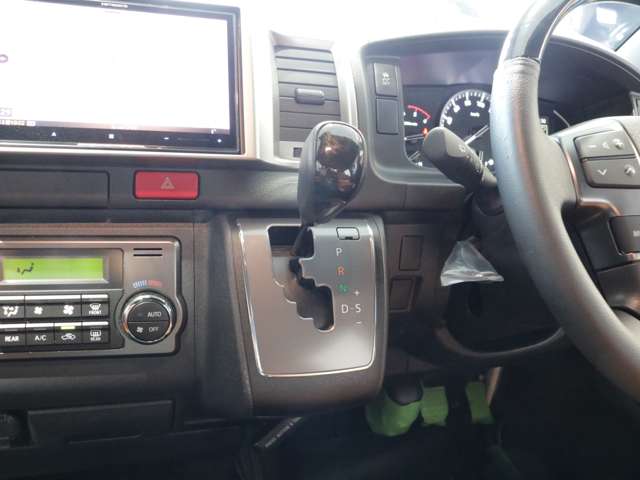 UZ0048389109_53_001.jpg