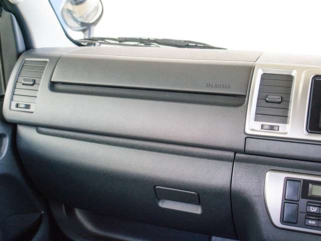 UZ0048396226_65_002.jpg