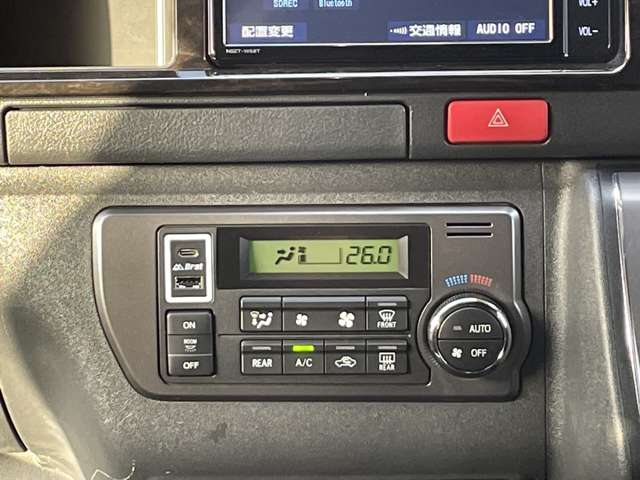 UZ0048454364_8_002.jpg