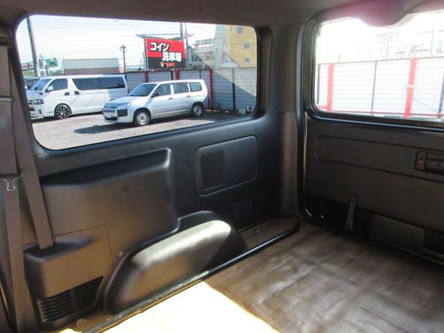 U00047131069_76_001.jpg