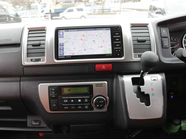 UZ0048491200_56_001.jpg